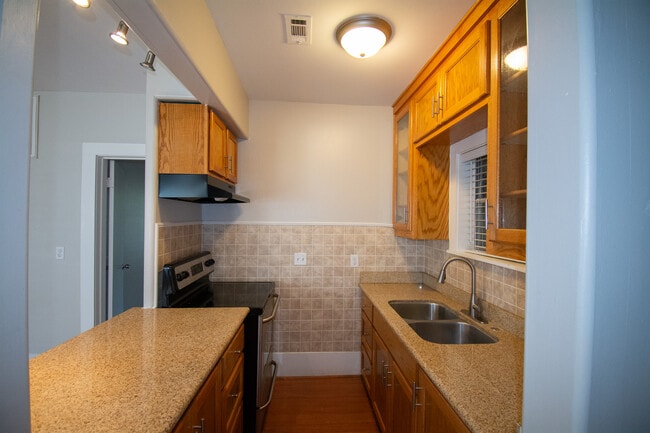 Photo - 421 W Fisher St