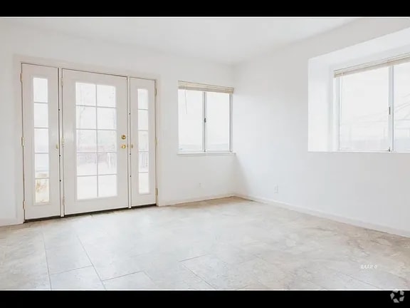 Building Photo - 843 W Dolphin Ave Rental