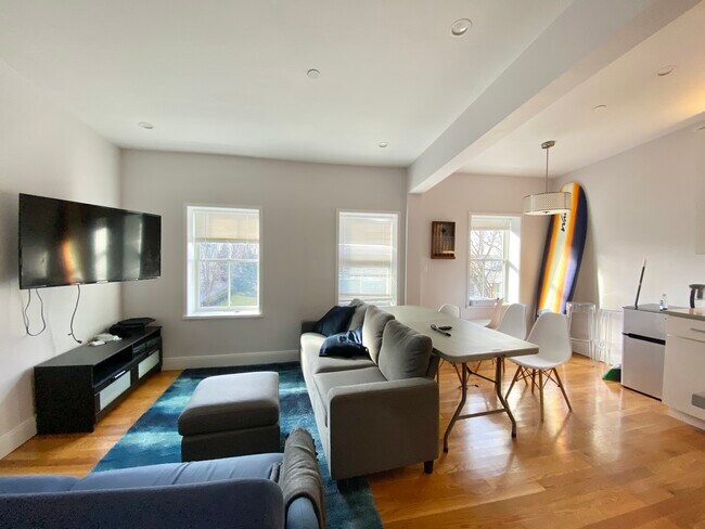 Photo - 11 Highland Park Ave Unit 2