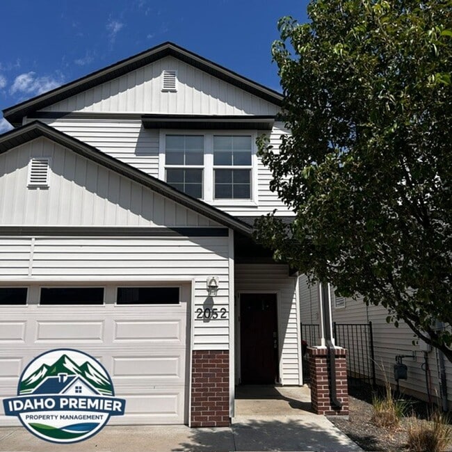 2052 E Sharptail St