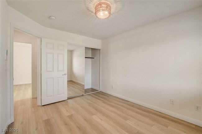 Building Photo - 10808 Wallflower Ave Rental