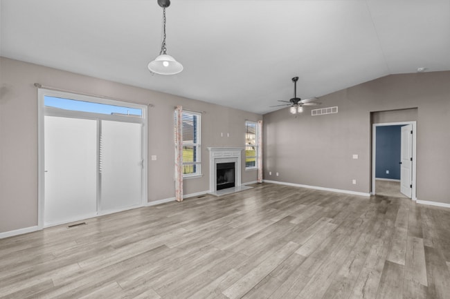 Photo - 1702 Rivercroft Dr