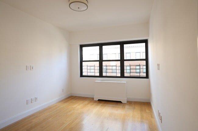 Photo - Lexington Towers