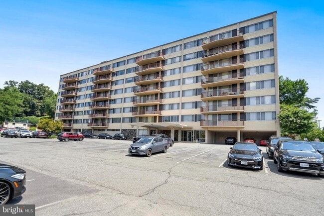 Building Photo - 5353 Columbia Pike Unit 607 Rental