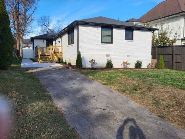 Photo - 1512A Sweetbriar Ave Unit A