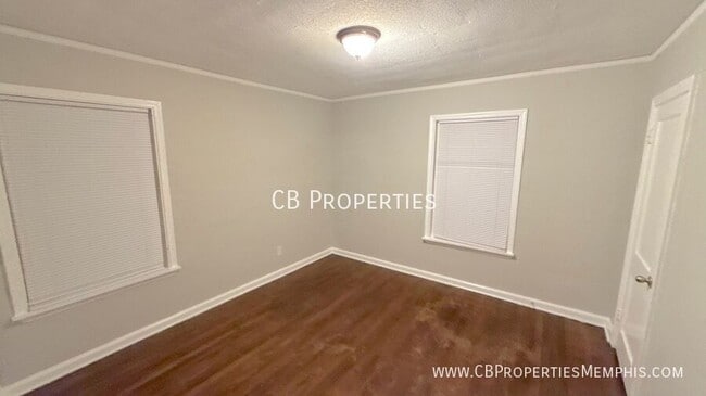 Photo - 2370 Larose Ave