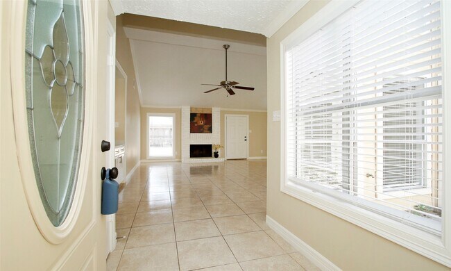 Photo - 6940 Foxmont Ln