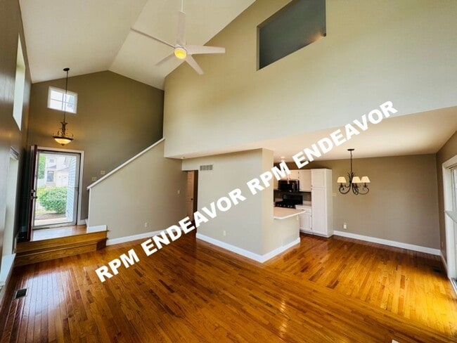 Beautiful 3BR/2.5BA Rental with Garage, Fe... - Beautiful 3BR/2.5BA Rental with Garage, Fe...
