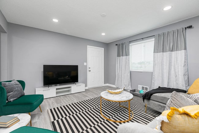 2BR, 1BA - 845SF - Living Room