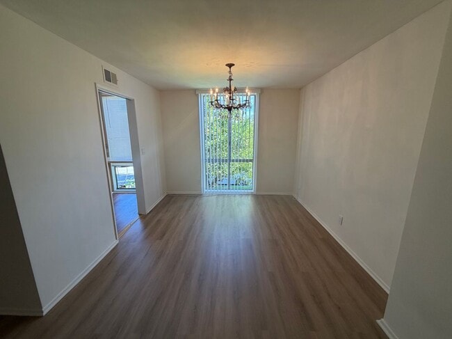 Photo - 433 S Palm Dr