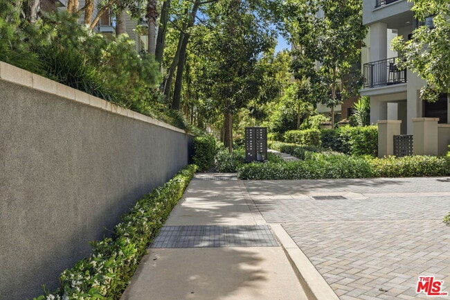 Photo - 12655 Bluff Creek Dr Unit 108