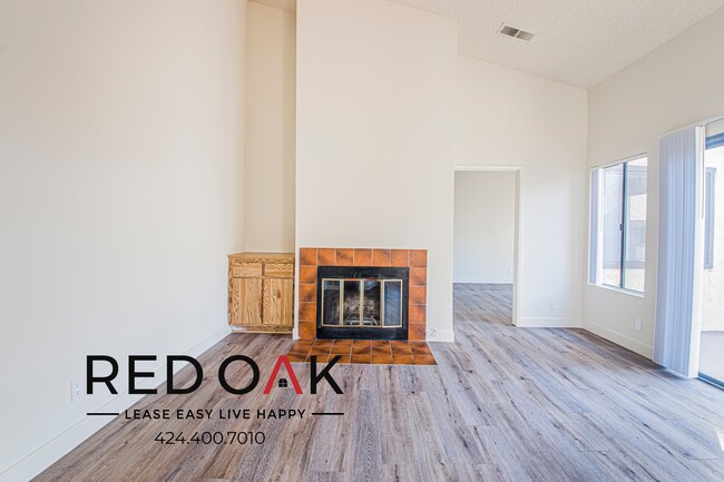 Building Photo - 2680 E Highland Ave Unit 2323