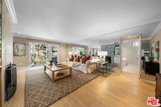 Photo - 2345 Roscomare Rd
