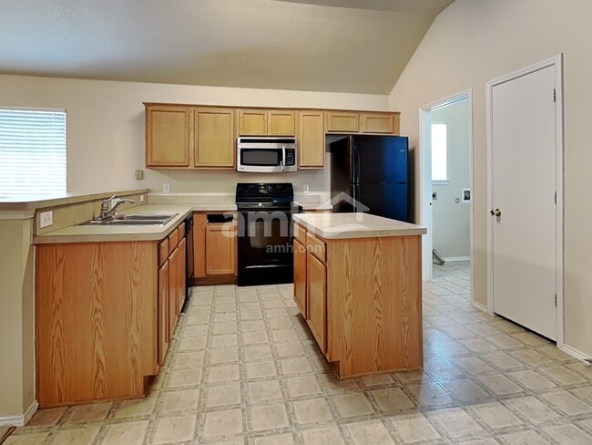 Photo - 721 Nancy Dr