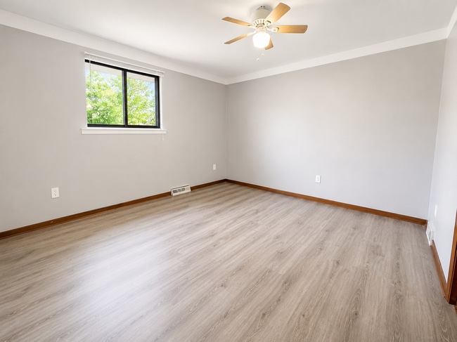 Photo - 27085 Campau Ln