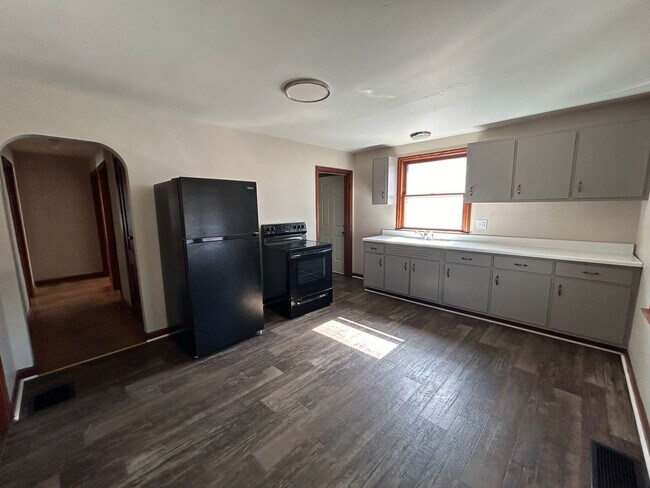 Photo - 3 Bedroom w/ A Bonus Room