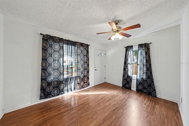 Photo - 816 W Minnehaha St