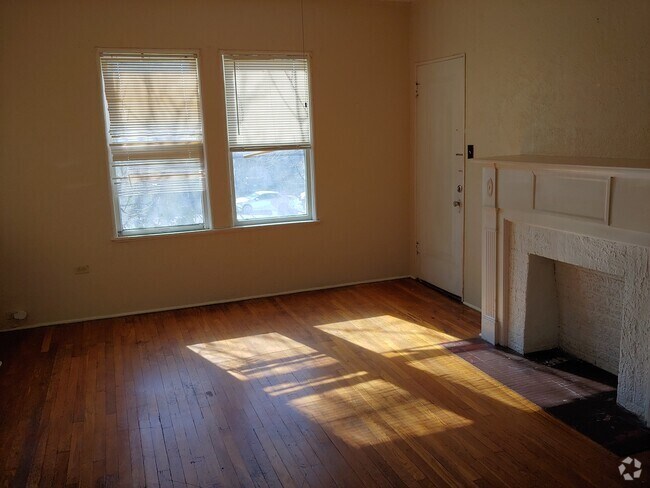Building Photo - 327 W Huisache Ave Unit 4 Rental