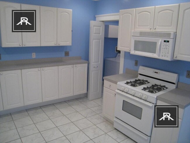 Building Photo - 3 bedroom in Brighton MA 02135 Unit 3 Rental