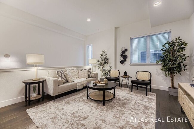 Photo - 2227 Eliot St