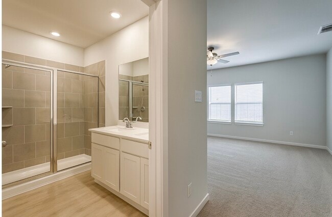 Building Photo - 3931 Flora Fld Dr