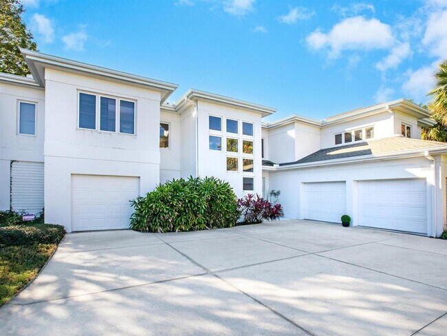 Photo - 5018 63rd Dr W