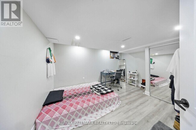 Photo - 100 Foxridge Dr