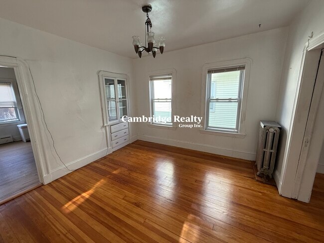Building Photo - 42 Holyoke Rd Unit 2