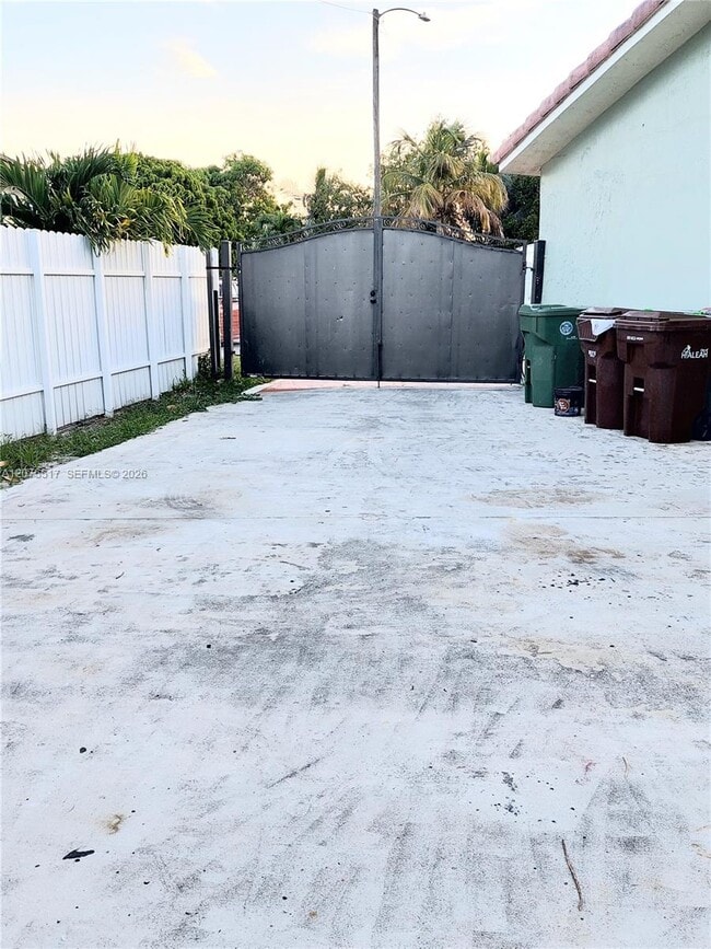3941 E 9th Ln Unit 0