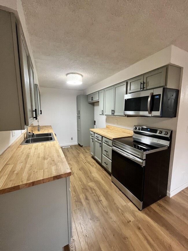 Photo - 1240 N 2nd E