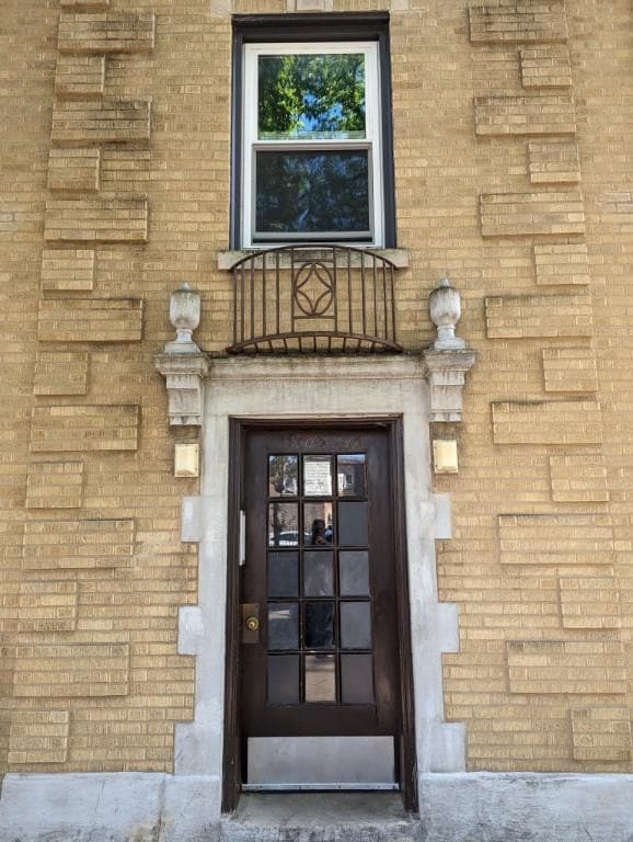 Building Photo - 1 bedroom in CHICAGO IL 60626 Unit 3 Rental