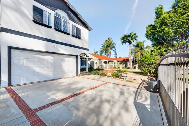 Photo - 6257 Bluebell Ave