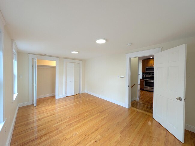 Photo - 7 Bonner Ave Unit 2