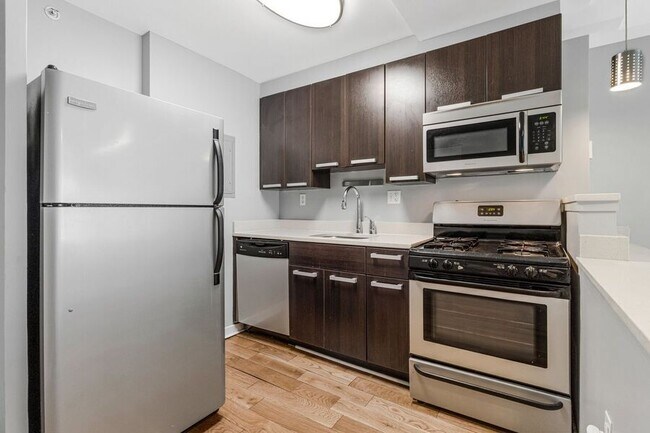 Photo - 1101 3rd St SW