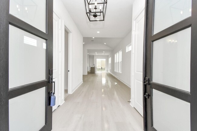 Photo - 4352 Avron Dr