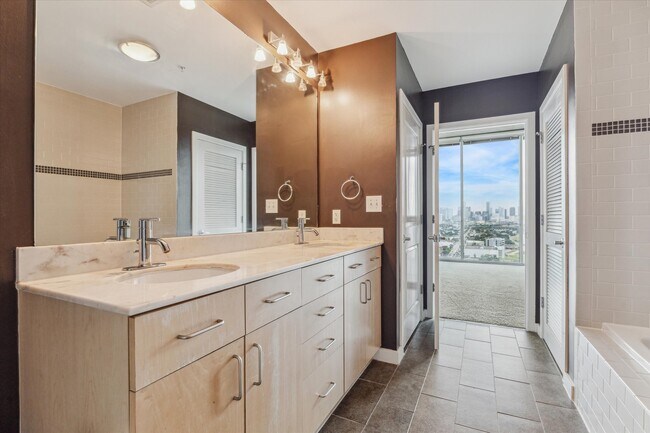 Photo - 5925 Almeda Rd Unit 12015