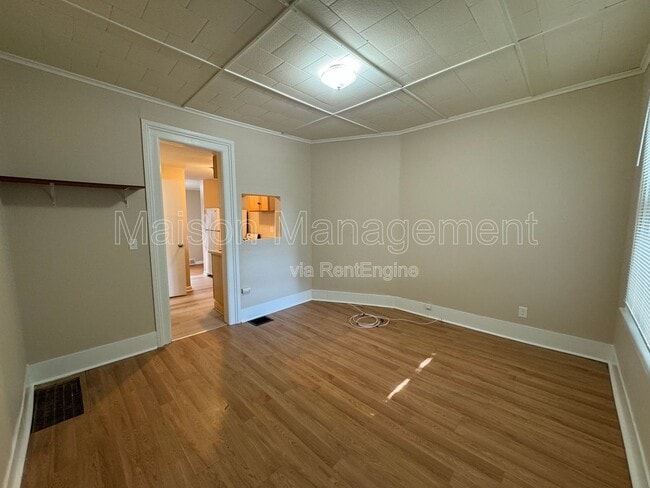 Photo - 279 S Goodman St