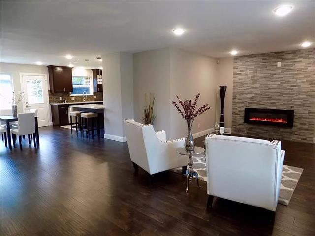 Photo - 406 Dover Dr