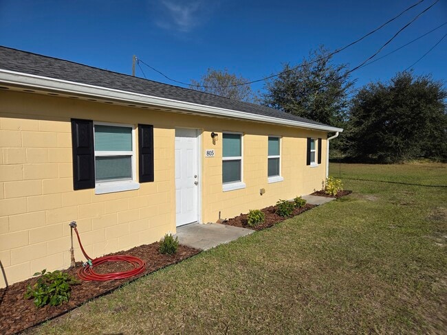 Building Photo - 803 E Hart St Unit 805 (right)