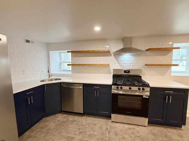 Photo - 102 S Raleigh Ave