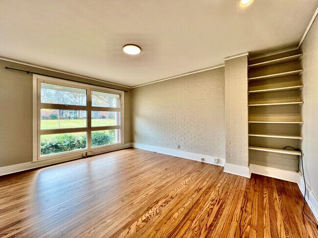 Photo - 3 BED CONDO IN PERFECT LOCATION!