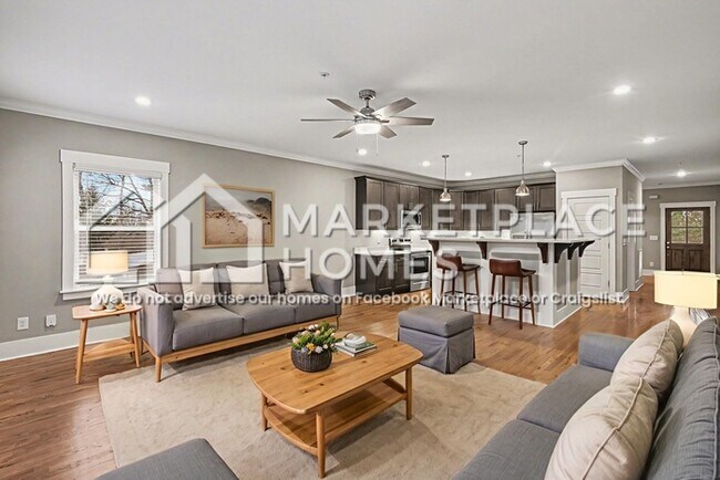 Photo - 122 Valley View St