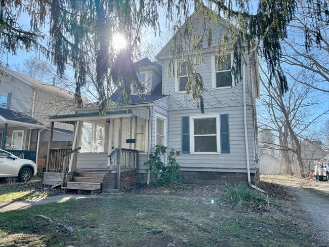 Photo - 580 Dayton St