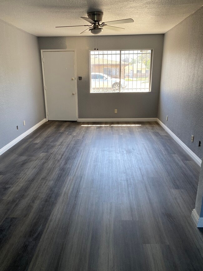 Living room - 213 E Reeve St Unit Rear A
