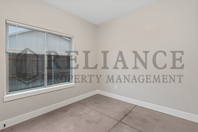 Photo - 3325 E Aster St