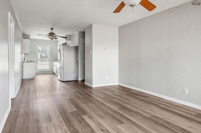 Photo - 1811 Deer Park Way