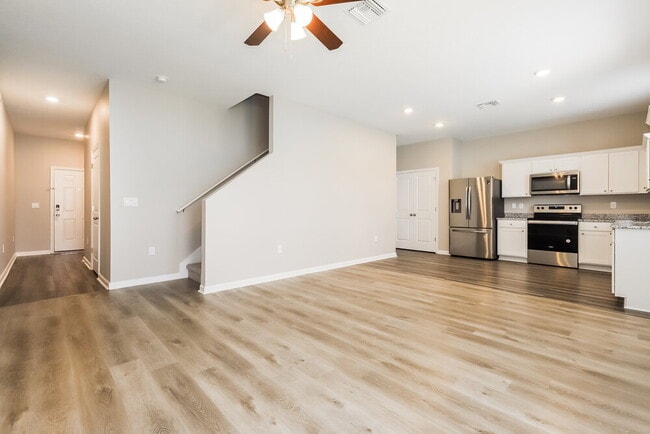 Photo - 35224 Daisy Meadow Loop