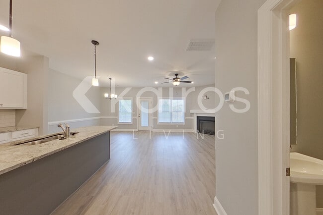 Photo - 3713 Oak Leaf Wy