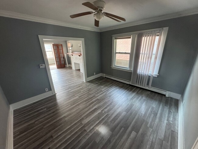 Photo - 2405 N Sheridan Rd Unit Upper 2
