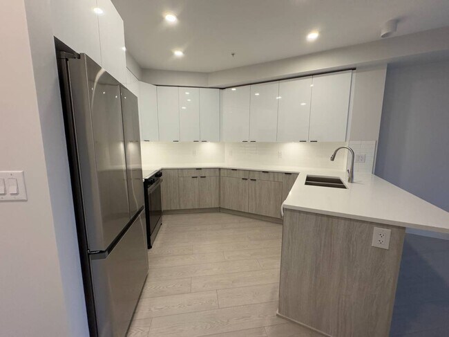 Photo - 11655 Fraser St Unit 519